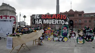 Marcha piquetera en el centro porteño para pedir por el salario mínimo Marcha piquetera en el centro porteño para pedir por el salario mínimo