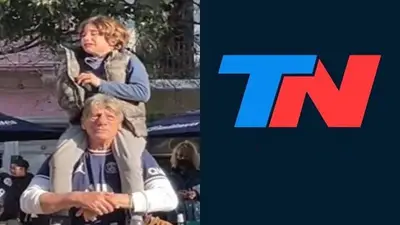 Desmintieron a TN luego de que aseguraran que "El Caballero Rojo" de Titanes en el Ring estuvo en el video viral de "Eduardo vení a buscar a Juan Cruz". Desmintieron a TN luego de que aseguraran que "El Caballero Rojo" de Titanes en el Ring estuvo en el video viral de "Eduardo vení a buscar a Juan Cruz".