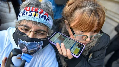 Galería de fotos: cómo se vivió el discurso de Cristina Kirchner frente al Congreso Galería de fotos: cómo se vivió el discurso de Cristina Kirchner frente al Congreso