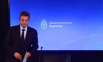 La política económica avanza, entre críticas, empujada por la urgencia | Economía