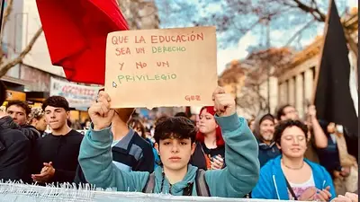 Uruguay, marcha estudiantil, sindicatos docentes. Uruguay, marcha estudiantil, sindicatos docentes.