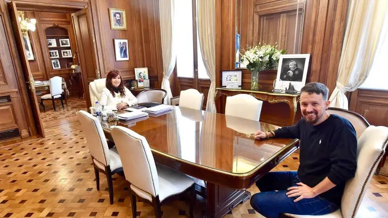 Cristina Kirchner recibió a Pablo Iglesias y le apuntó a los medios