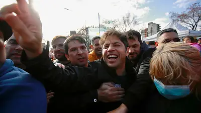La policía de Larreta quiso reprimir a Kicillof en la marcha por Cristina: "Es un manifestante más" La policía de Larreta quiso reprimir a Kicillof en la marcha por Cristina: "Es un manifestante más"