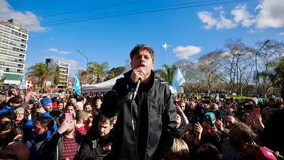 Kicillof apuntó contra la Policía de Larreta: "Quedó en evidencia que los violentos son ellos" Kicillof apuntó contra la Policía de Larreta: "Quedó en evidencia que los violentos son ellos"