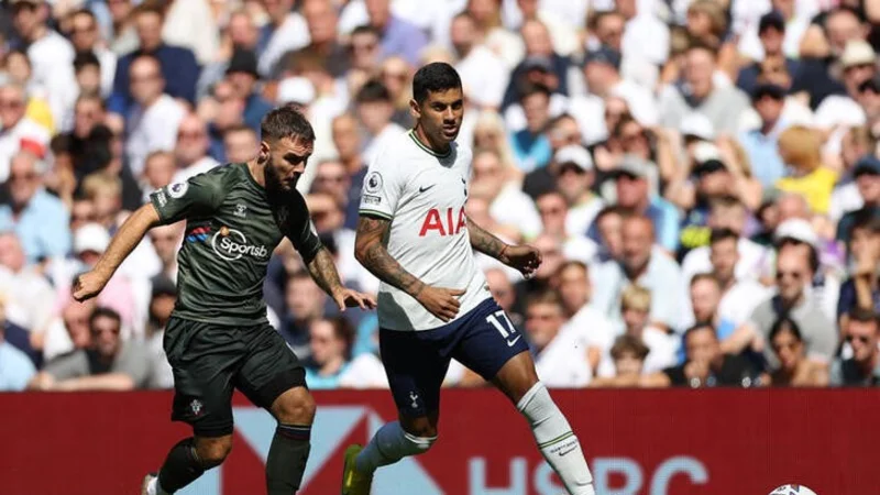Argentino "Cuti" Romero completa su fichaje permanente por el Tottenham