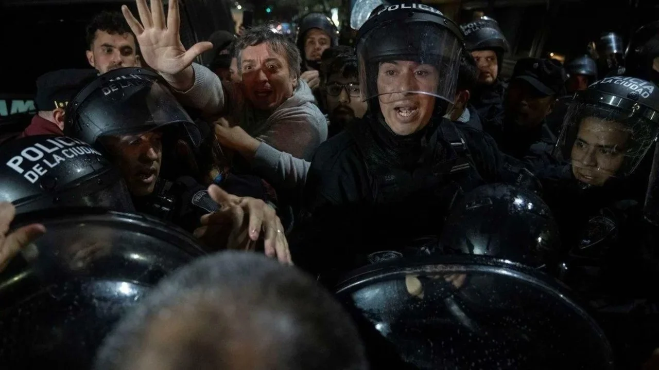 Cristina Kirchner reveló detalles de su charla con Máximo tras el ataque de la Policía: "Yo no sabía nada esa noche"