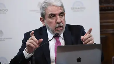 Aníbal Fernández, sobre el desalojo en Villa Mascardi: "Sin un rasguño" Aníbal Fernández, sobre el desalojo en Villa Mascardi: "Sin un rasguño"