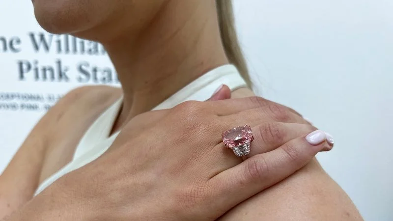 Un deslumbrante diamante rosa podría alcanzar más de 21 millones de dólares en una subasta