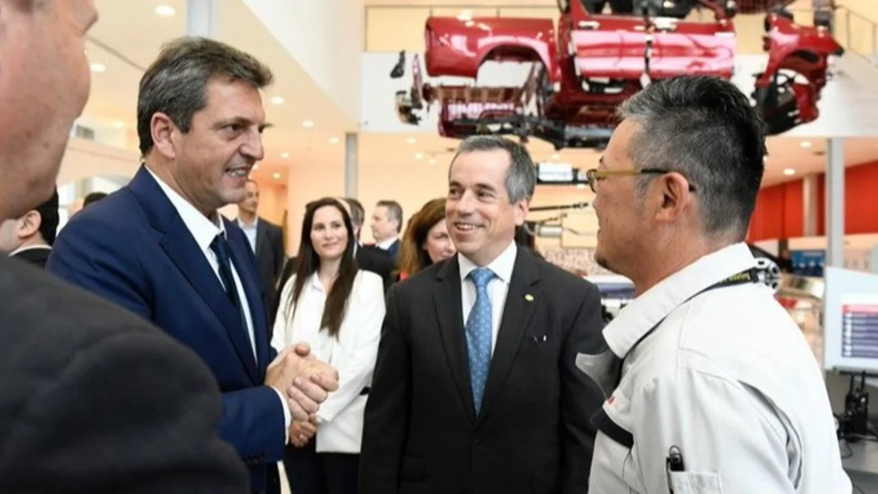 Massa anunció alivio fiscal para automotrices y anticipó exportaciones por U$S 400 millones