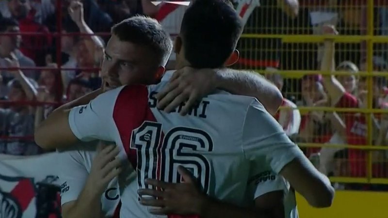 River vapuleó a Defensa y Justicia en la Copa Argentina: Solari metió tres goles