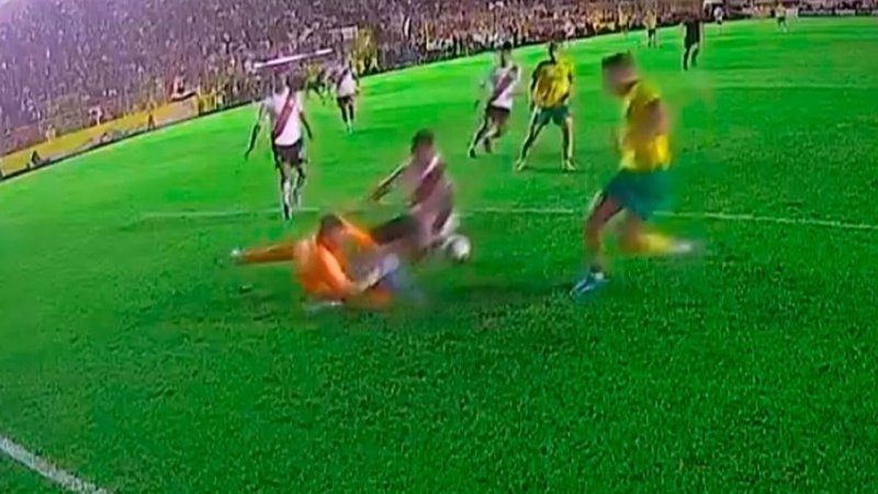 Franco Armani salió lesionado y hay preocupación en River: qué le pasó