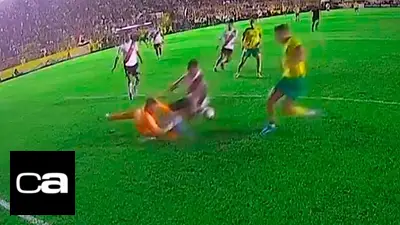 Franco Armani salió lesionado y hay preocupación en River: qué le pasó Franco Armani salió lesionado y hay preocupación en River: qué le pasó
