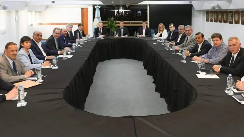Alertados por el ajuste que promete Milei, los gobernadores del PJ se reúnen para unificar una posición