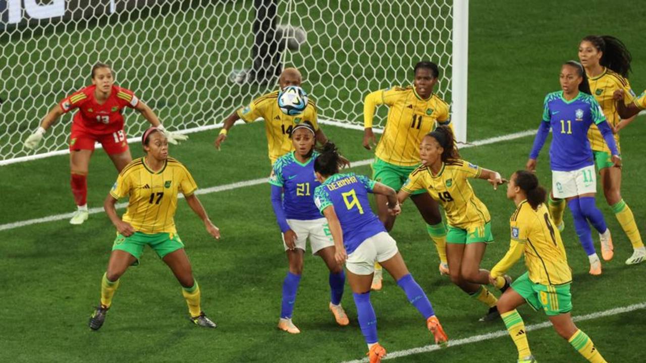 Brasil se queda sin octavos de final del Mundial femenino de fútbol tras empate ante Jamaica