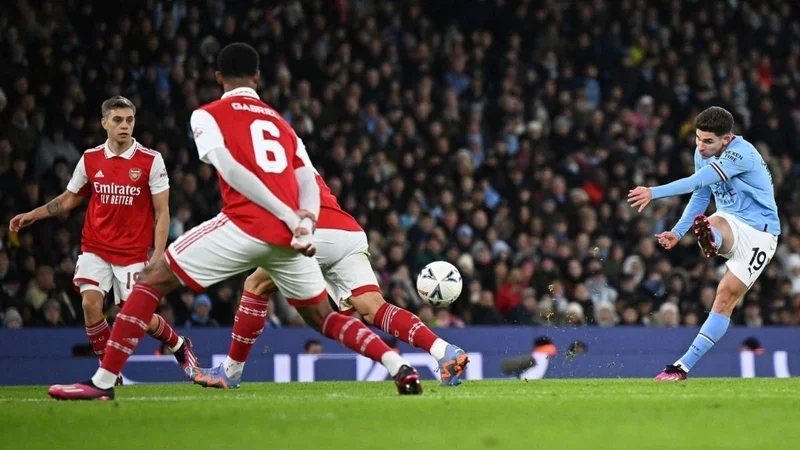 Julian Alvarez vs Arsenal