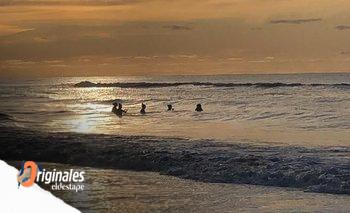 “La chapuza”: cada vez más mujeres se meten al mar helado en invierno | Pinamar