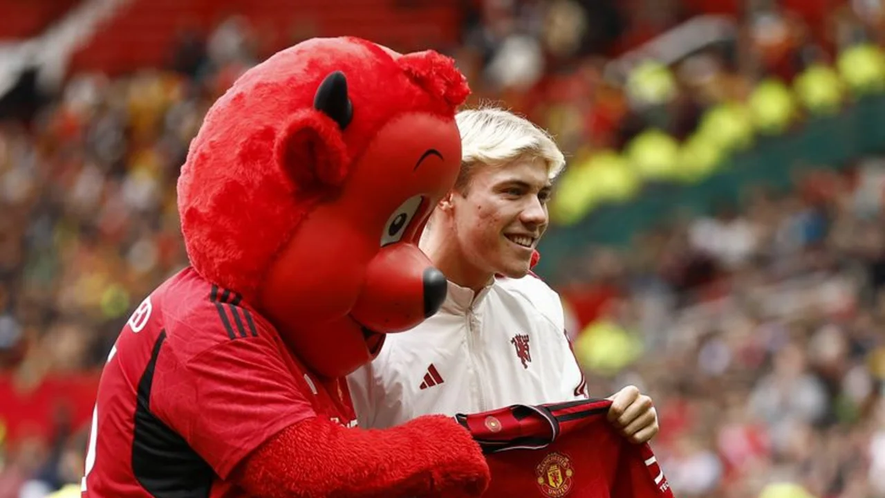 Man Utd ficha al delantero danés Hojlund procedente del Atalanta