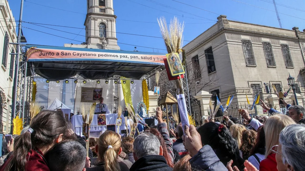El Tercer Malón de la Paz marchó junto a movimientos sociales al Santuario de San Cayetano 