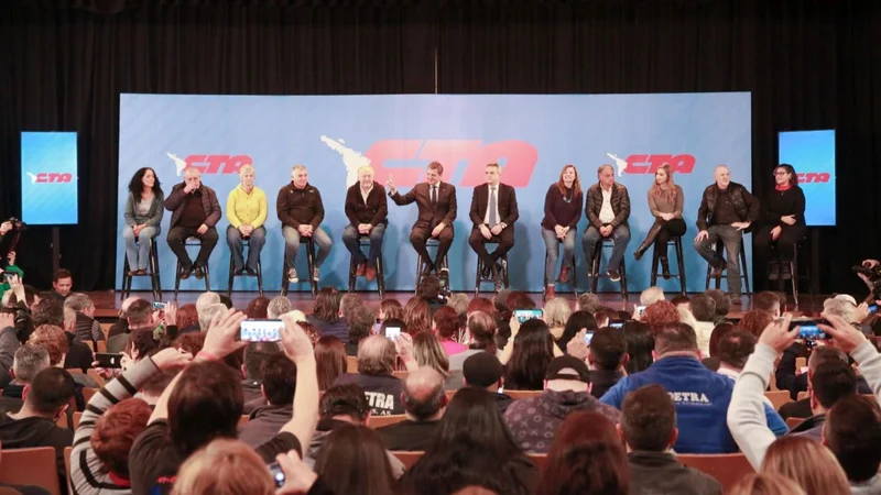 Ante la CTA, Massa envió un mensaje a los trabajadores de cara a las elecciones 2023: "Vamos a defender la mejora del ingreso"