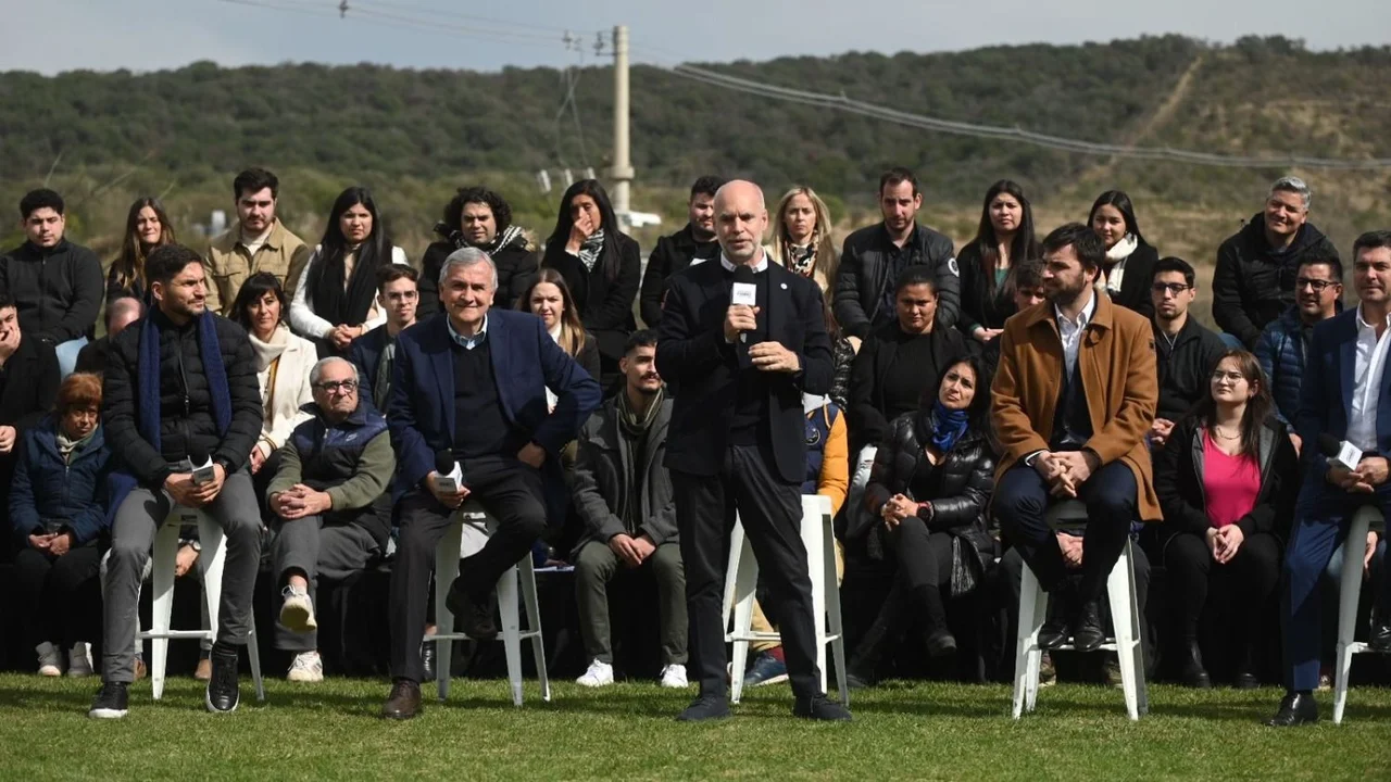 Larreta, junto a gobernadores electos de JxC, cruzó a Macri antes de las elecciones 2023: "Sin leyes no hay cambios"