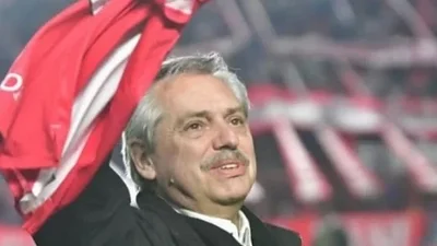 Alberto Fernández habló con el futbolista de Argentinos Juniors fracturado por Marcelo: "Por suerte está muy bien" Alberto Fernández habló con el futbolista de Argentinos Juniors fracturado por Marcelo: "Por suerte está muy bien"