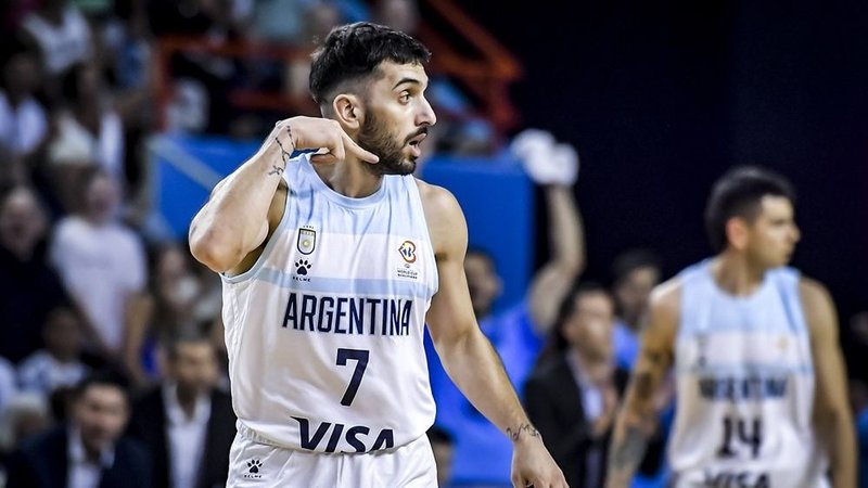 Facundo Campazzo con la selección argentina de básquet