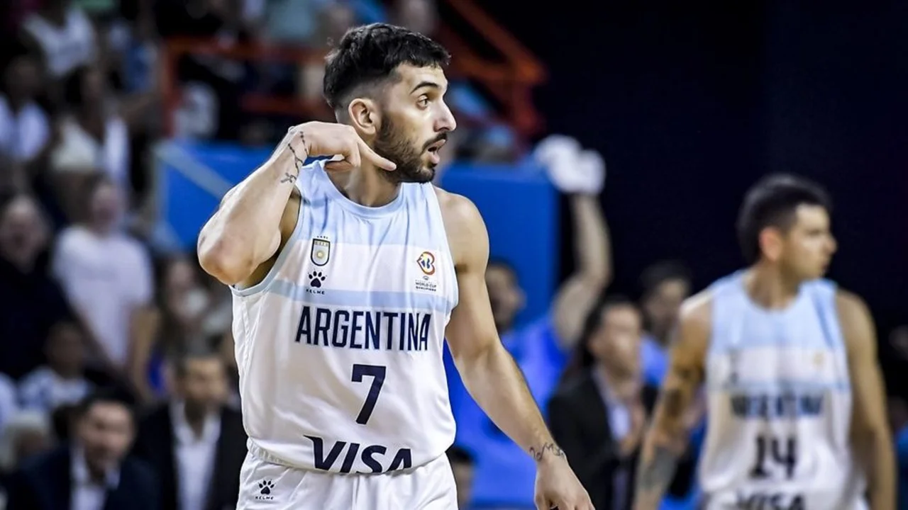 Facundo Campazzo con la selección argentina de básquet