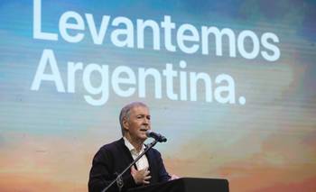 Schiaretti apuesta a su campaña presidencial con un peronismo cordobés dividido | Elecciones 2023
