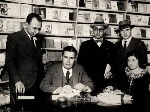 1932. Liborio Justo en la presentación de su libro La Tierra Maldita