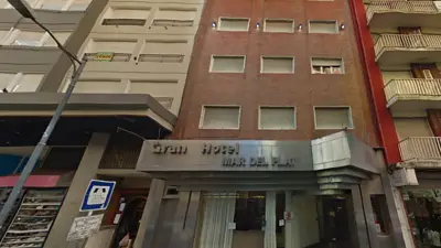 Murió una joven de 17 años al caer de un octavo piso en su viaje de egresados. Murió una joven de 17 años al caer de un octavo piso en su viaje de egresados.