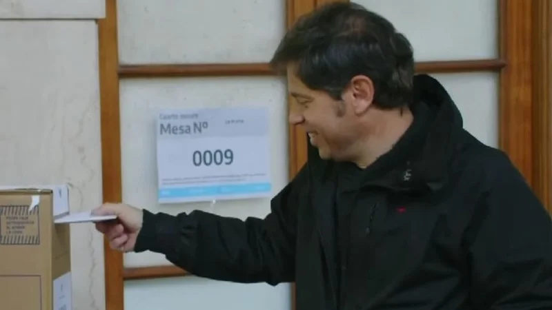 Axel Kicillof, votando en las elecciones PASO 2023