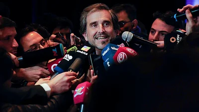 Elecciones PASO 2023: los libertarios se entusiasman en el búnker y celebra que "la batalla cultural tuvo efecto" Elecciones PASO 2023: los libertarios se entusiasman en el búnker y celebra que "la batalla cultural tuvo efecto"