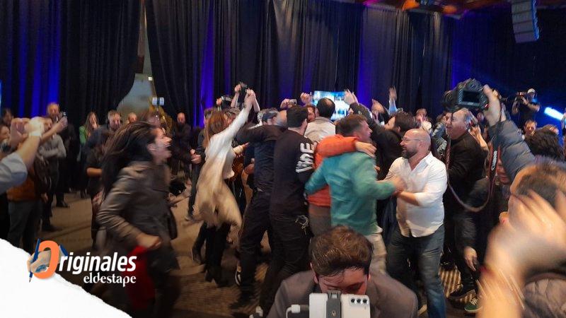 Elecciones 2023: Milei es el más votado y estallan los festejos en el búnker libertario