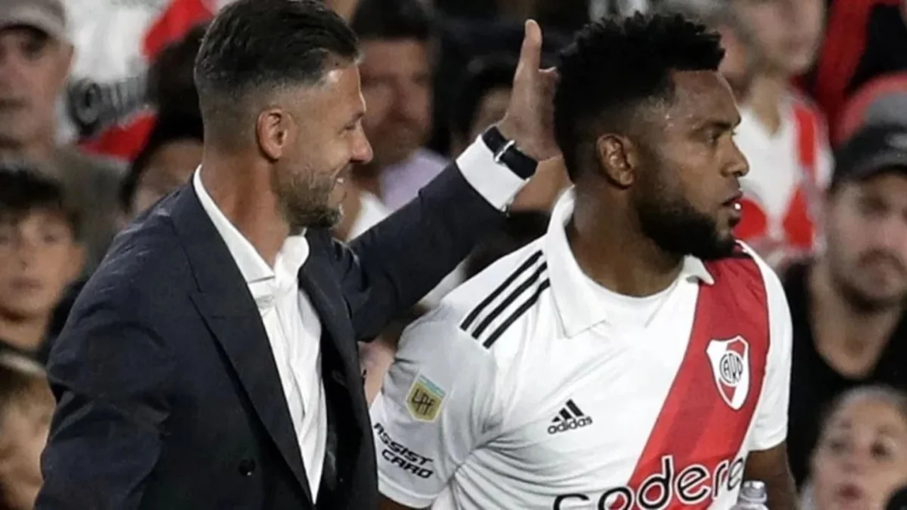 Martín Demichelis junto a Miguel Borja