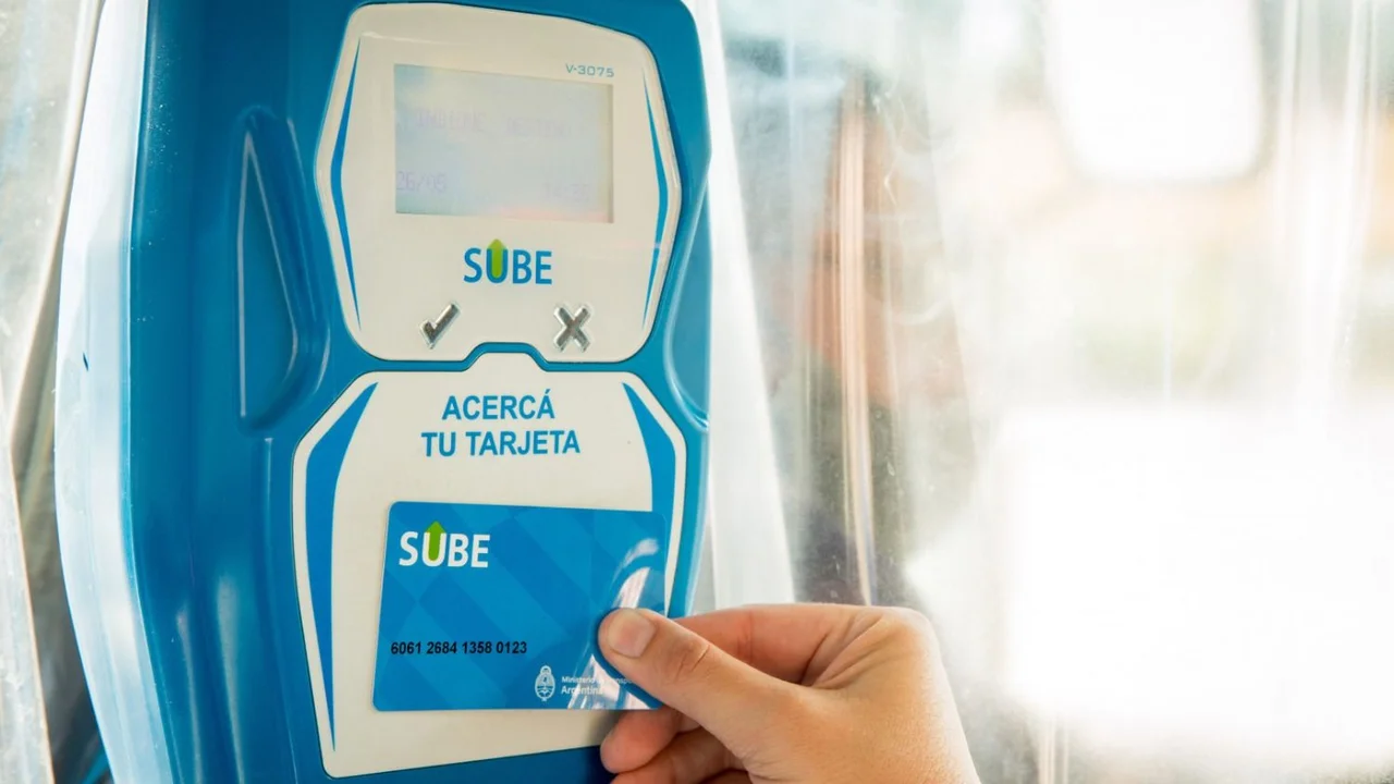 Cómo pagar el boleto de colectivo a menos de $24: el paso a paso.