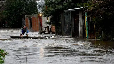 Fuerte temporal y granizo en La Plata Fuerte temporal y granizo en La Plata