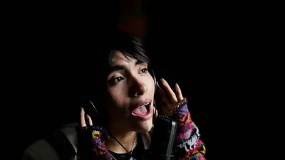 Cantante peruano fusiona el pop coreano con la lengua quechua para dar vida al "Q-pop" Cantante peruano fusiona el pop coreano con la lengua quechua para dar vida al "Q-pop"