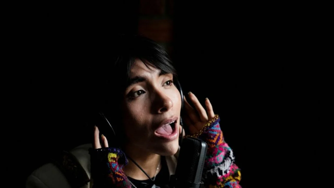 Cantante peruano fusiona el pop coreano con la lengua quechua para dar vida al "Q-pop"