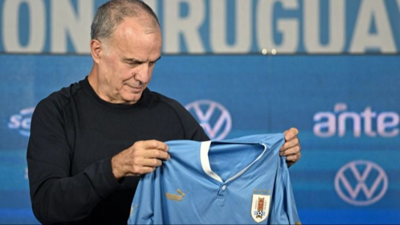 La tajante decisión de Bielsa en Uruguay: afuera los históricos
