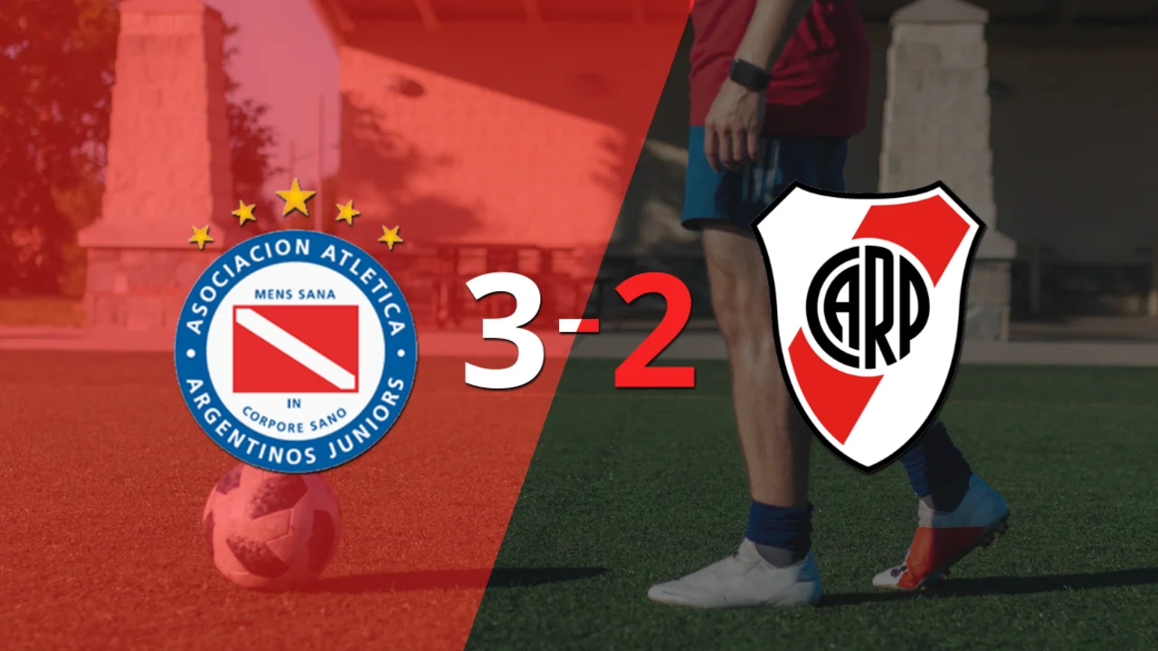Luciano Gondou marca un doblete en la victoria 3-2 de Argentinos Juniors ante River Plate