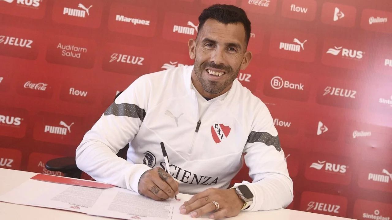 Tevez llegó a Independiente y se la pudrió a Zielinski: "Los futbolistas"