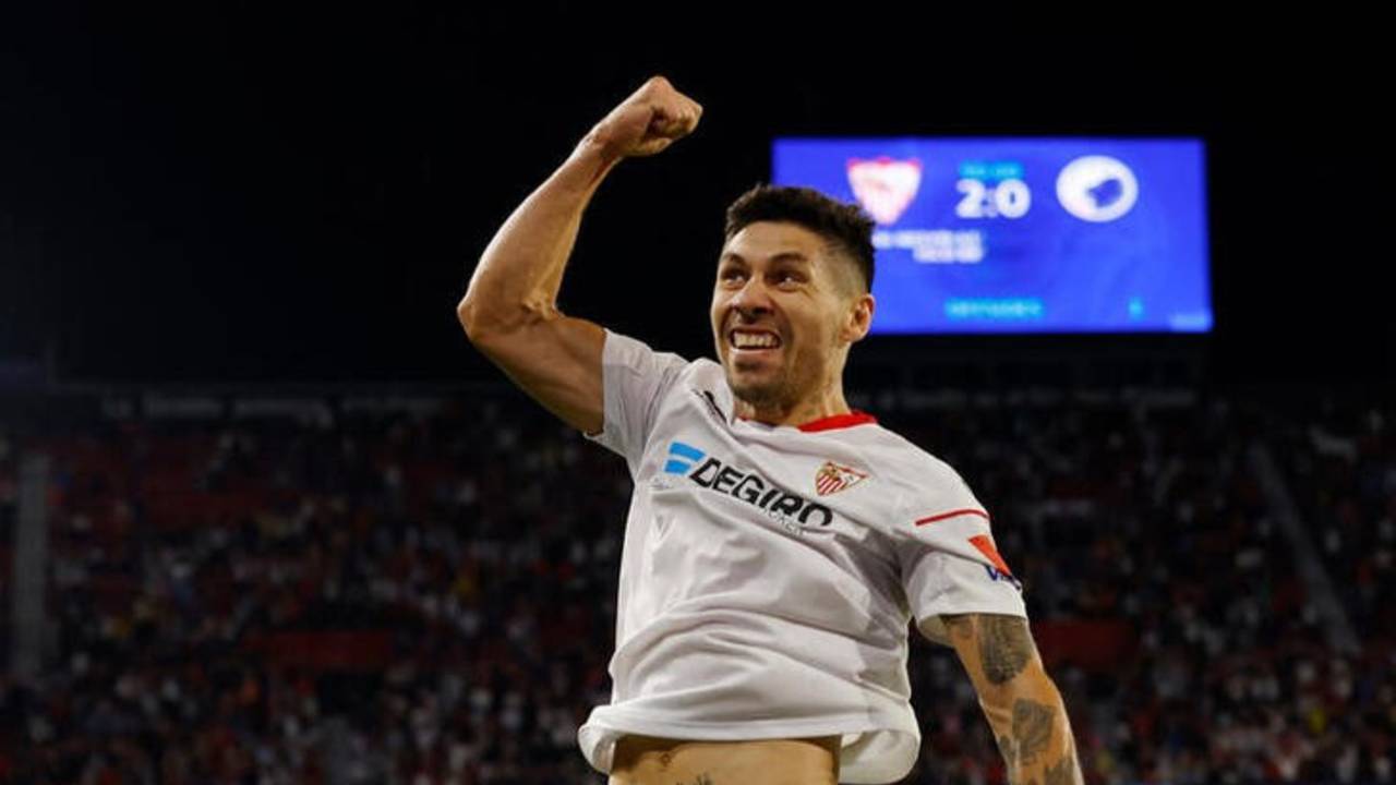 Nottingham Forest oficializa llegada de argentino Montiel desde el Sevilla