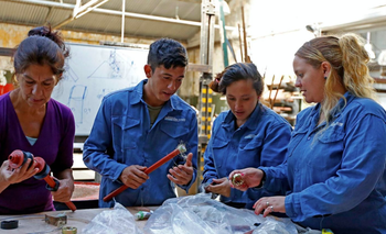 “Los pobres no quieren trabajar”: los datos que desmienten el relato del Gobierno | Empleo