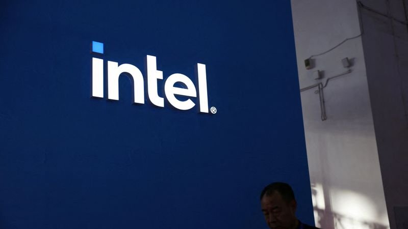 Intel suprime un 15% de empleos y suspende el pago de dividendos en un intento de reestructuración