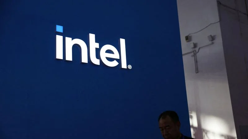 Intel suprime un 15% de empleos y suspende el pago de dividendos en un intento de reestructuración