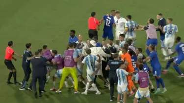 Se pudrió todo al final del partido de Selección Argentina vs. Francia por los Juegos