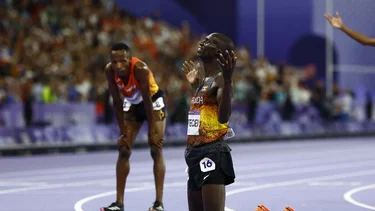 Ugandés Cheptegei se impone en los 10.000 metros y agranda su leyenda en París