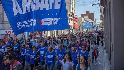 Pullaro no logró solucionar el conflicto docente y habrá paro de 24 hs Pullaro no logró solucionar el conflicto docente y habrá paro de 24 hs