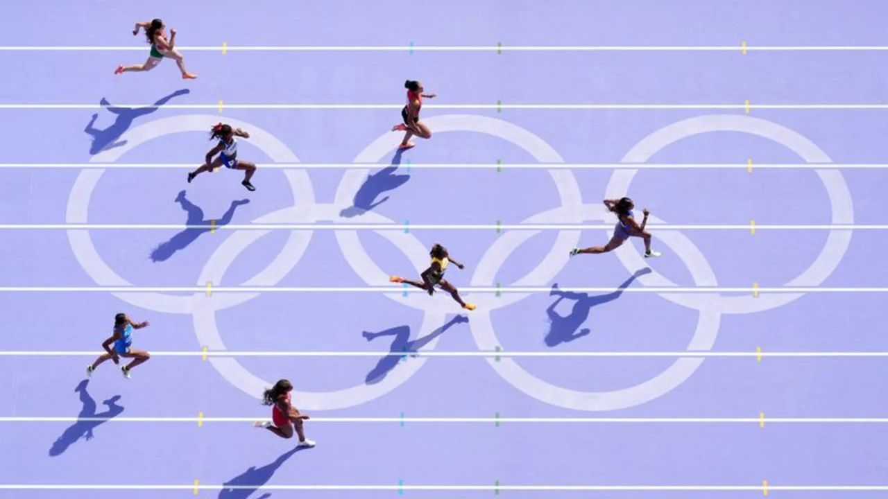 La estadounidense Thomas inicia su asalto a los 200 metros olímpicos con la mejor marca en la preliminar
