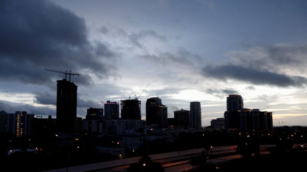 Peligrosa tormenta tropical Debby se acerca a la costa de Florida por el Golfo de México